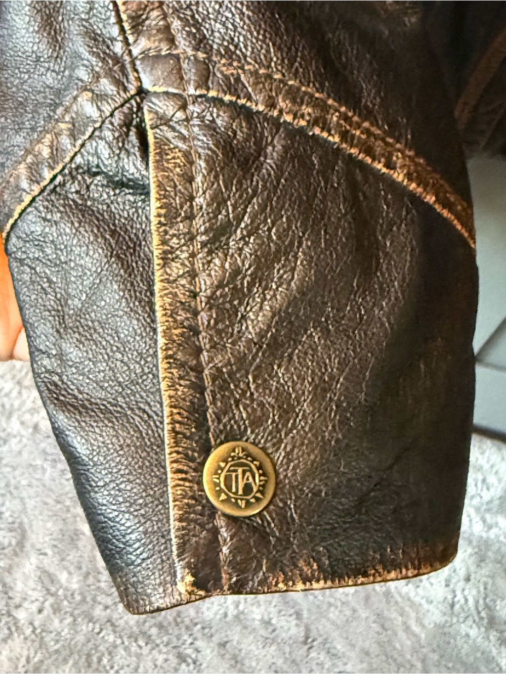 The Territory Ahead Distressed Brown Leather Bomber Jacket L men’s - Picture 10 of 12